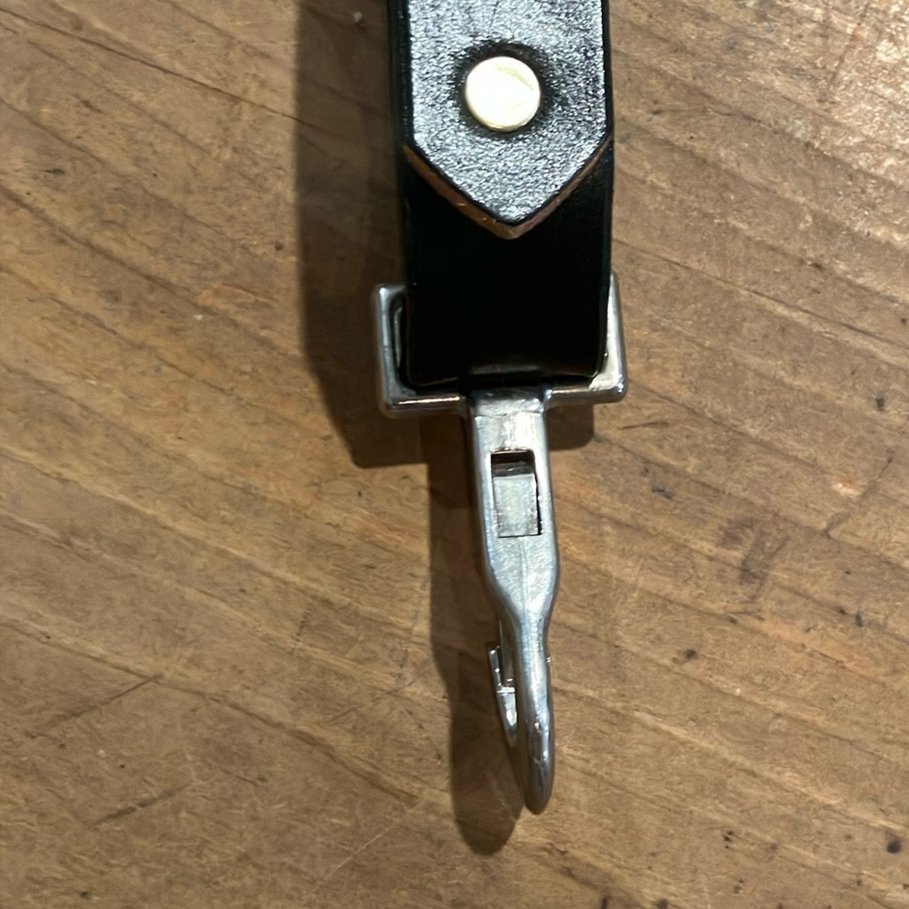 Loop attaches on belt. RM Knives  Black Leather Key fob Holder with Silver Clip - Picture 7 of 9